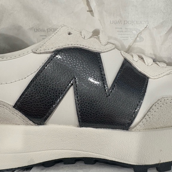 NEW BALANCE 327 IN SEA SALT W/ CASTLEROCK - Picture 8 of 13